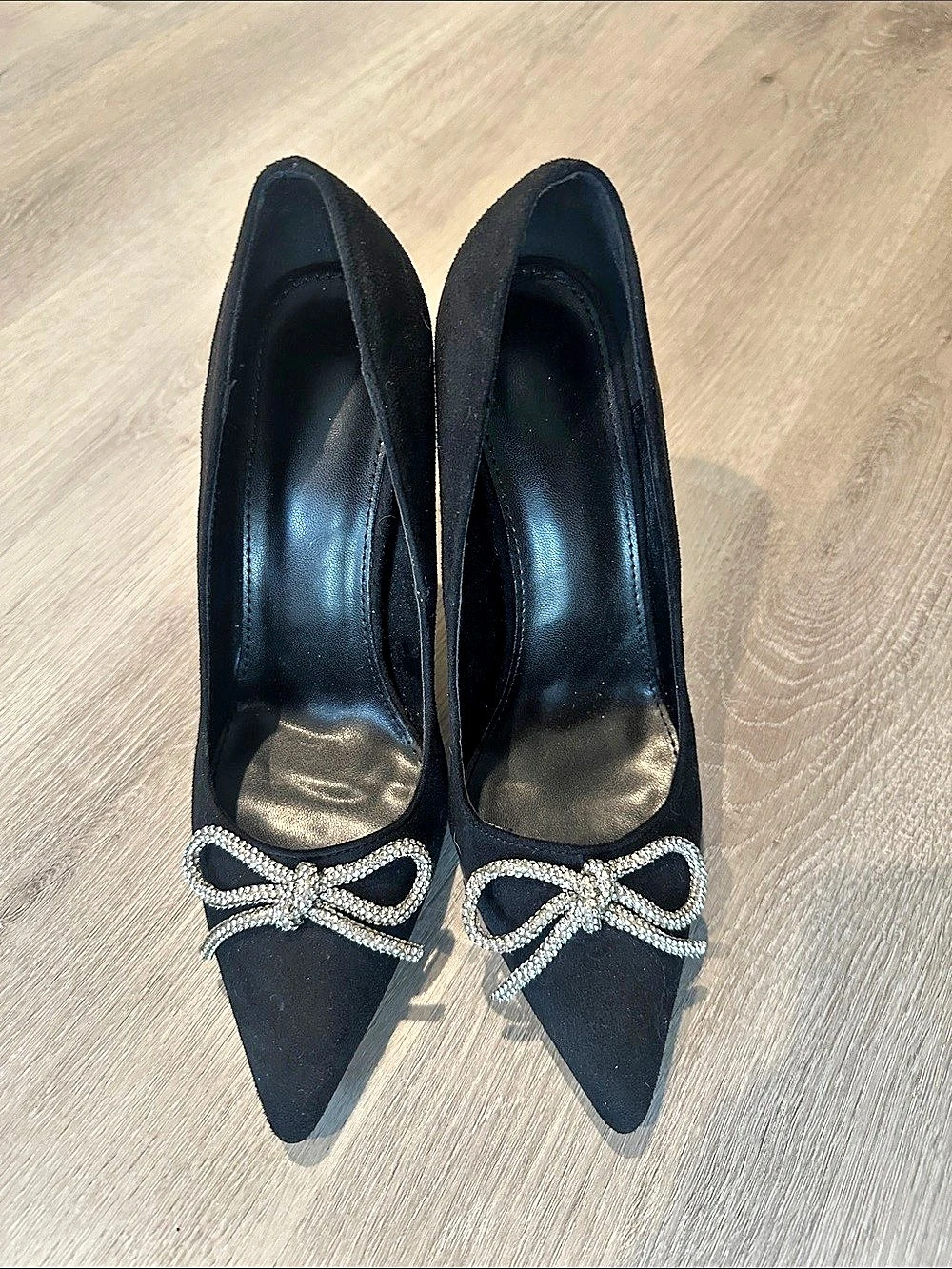 Black Pointed-Toe Bow Heels 8.5-9